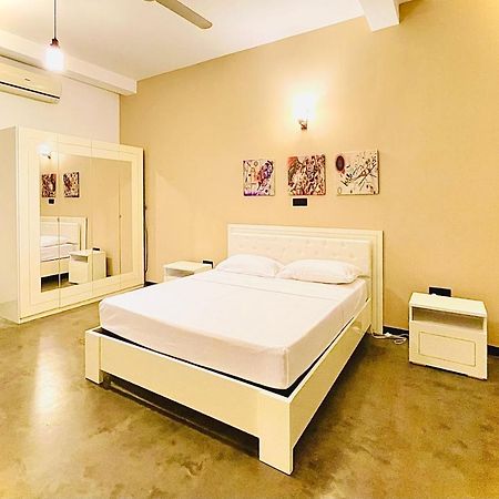 Blue Fox Hikkaduwa Hotel Ngoại thất bức ảnh