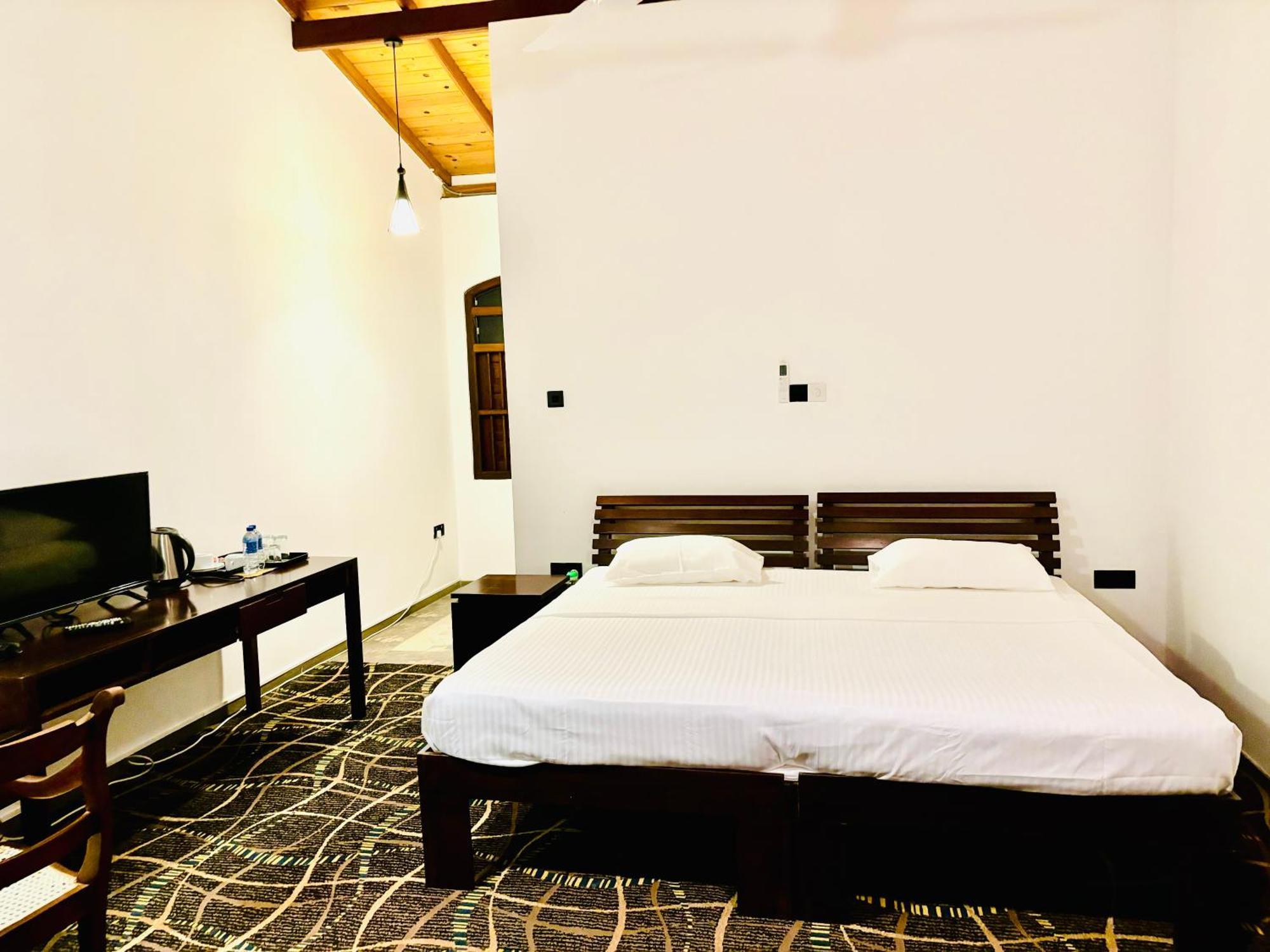 Blue Fox Hikkaduwa Hotel Ngoại thất bức ảnh